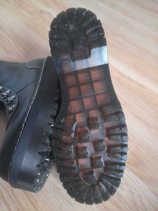 Buty GLANY Nowe 40