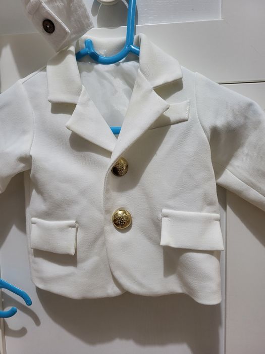 Biały ecru garnitur kamizelka marynarka spodnie body muślinowe 62