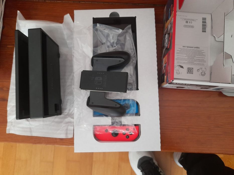 Nintendo com embalagens e caixa. Usada mas está como nova