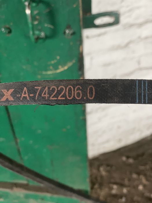 Ремні на комбаін New Holland CS660