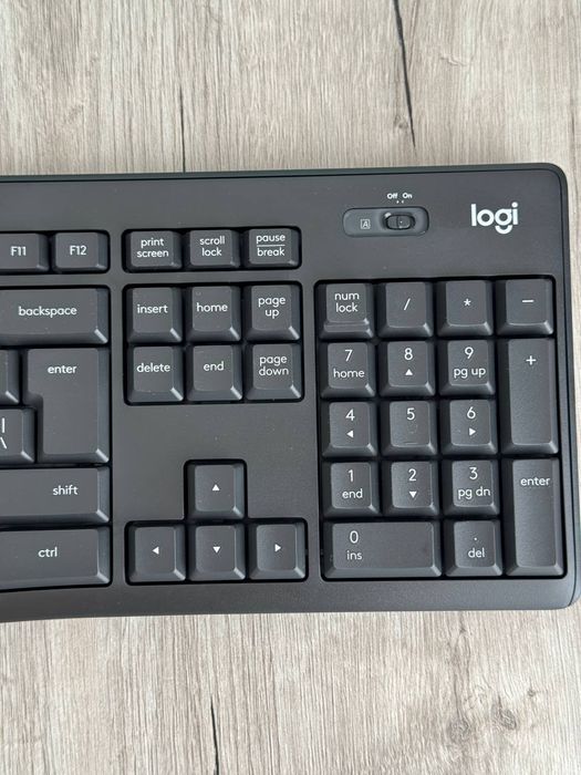 Комплект (клавіатура, миша) Logitech MK295 Wireless Combo Black NL