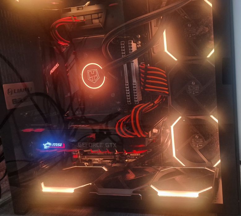 Computer + 2 Monitors461394075787601922