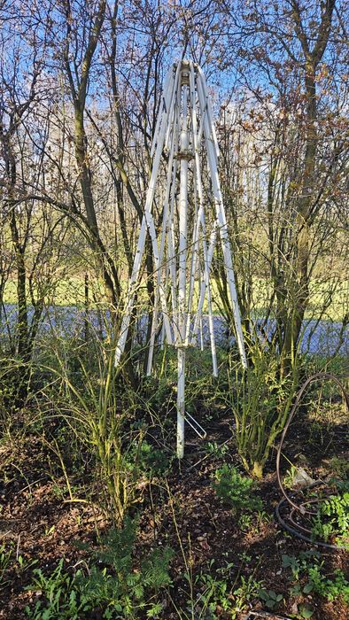 Stelaż parasola ogrodowego