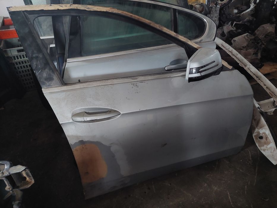 Porta frente direita mercedes cw 204