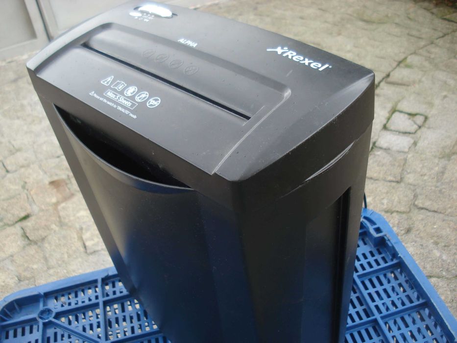 Destruidora de corte em tiras Alpha Rexel