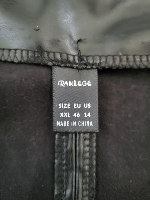 Нова жіноча спідниця