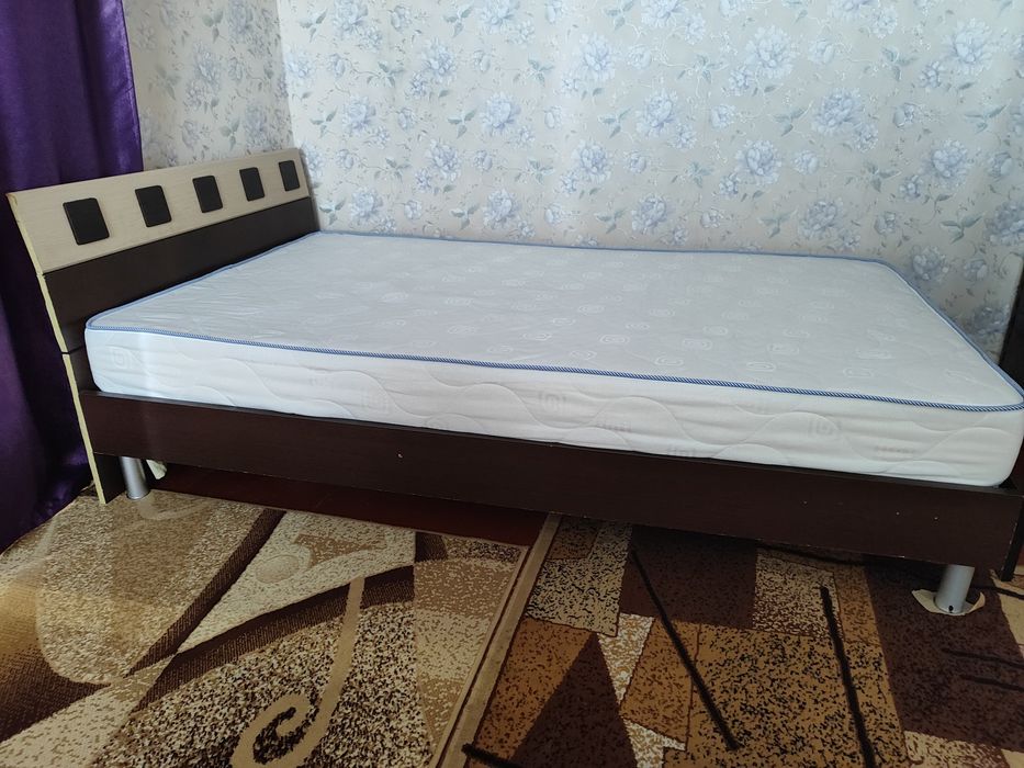 Продам кровать с ортопедическийм матрасом 2.1*1.25