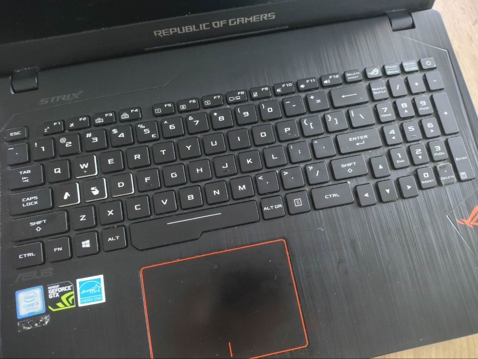 ASUS ROG GL553VD 17.3" – i5 / GTX 1050