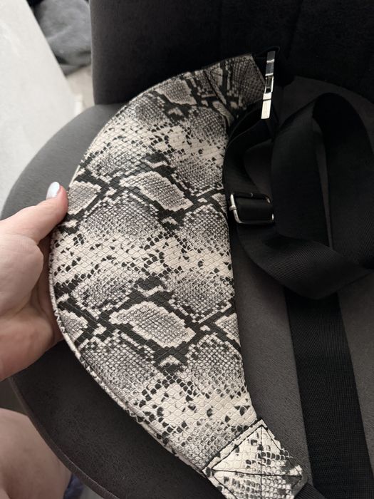 Сумка бананка хороший стан