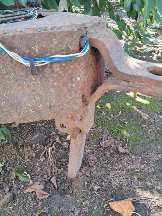 Продам прицеп- теліжку довжина 6м.