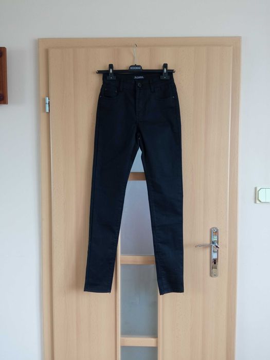 Nowe spodnie damskie 36