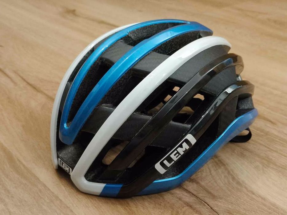 Capacete de Ciclismo LEM MotivAir Carbon "NOVO"