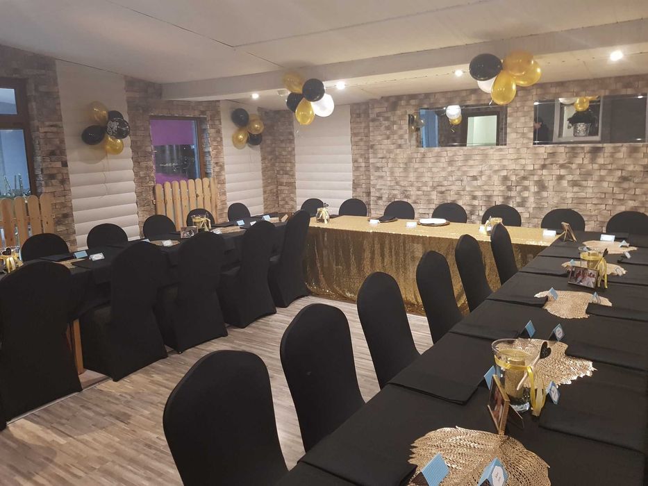 Twórz wyjątkowe spotkania – wypożycz stoliki koktajlowe!