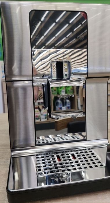 Продам новую кофемашину Krups EA877D10