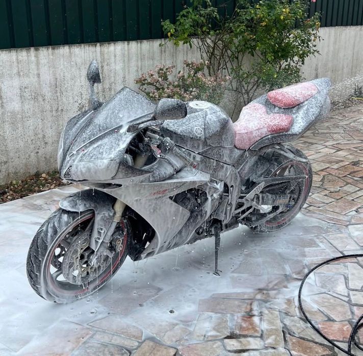 R1 2004 só pegar a acelerar!