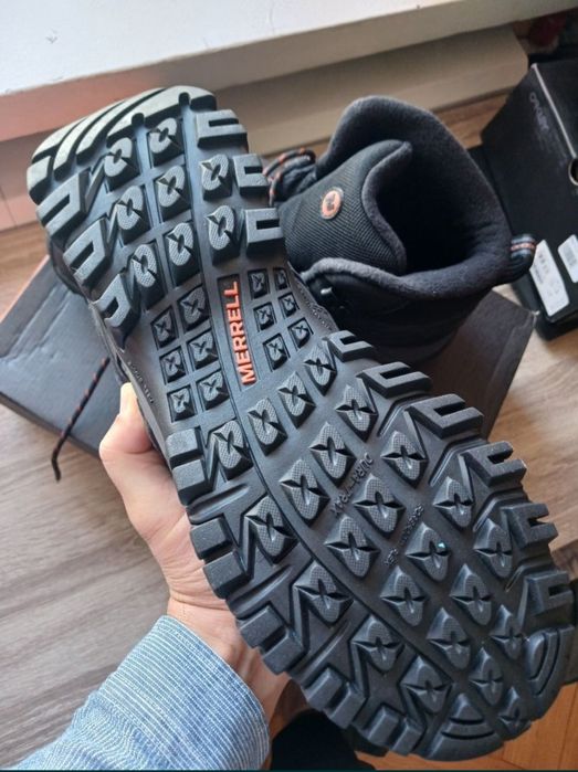 Теплые ботинки Merrell