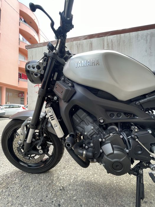 YaMaHa XSR 900 •