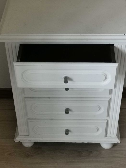 Mesinhas de cabeceira 'vintage' em castanho