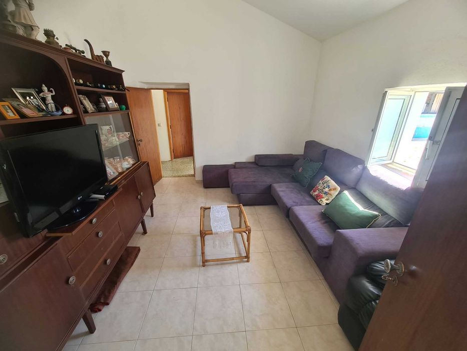 Arrenda-se casa de campo mobilada, situada em Resdochão, perto de São Marcos da Serra, no Algarve