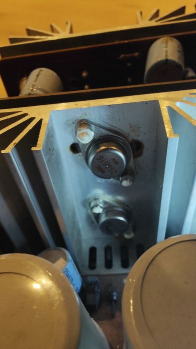 Wzmacniacz vintage Sanyo DCA 1400