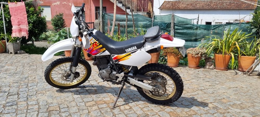Yamaha TTR 250 (4 tempos)