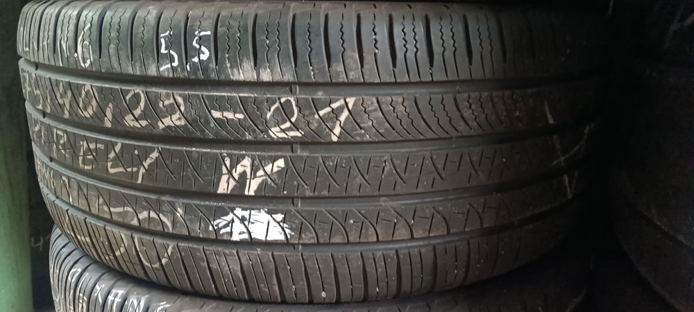 Opony Całoroczne Pirelli 275/40/22 Jarbet #M16