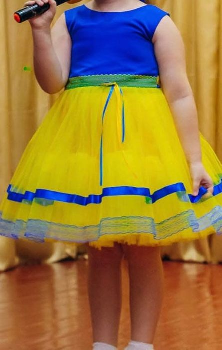 Святкова сукня для дівчинки