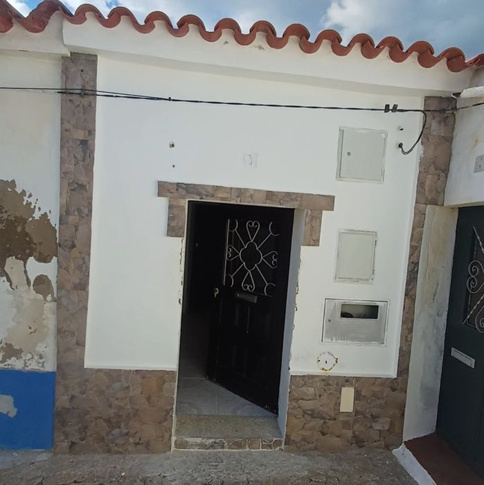 Casas T2, com quintal, com 138.7m2
