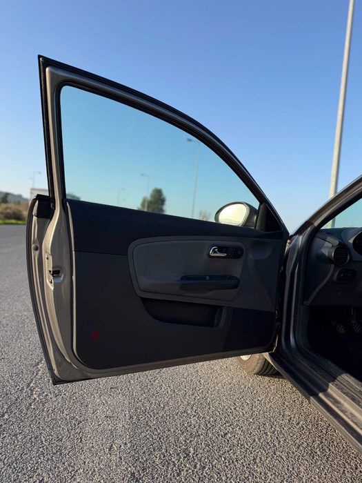 SEAT IBIZA 1.4 TDI - COMO NOVO