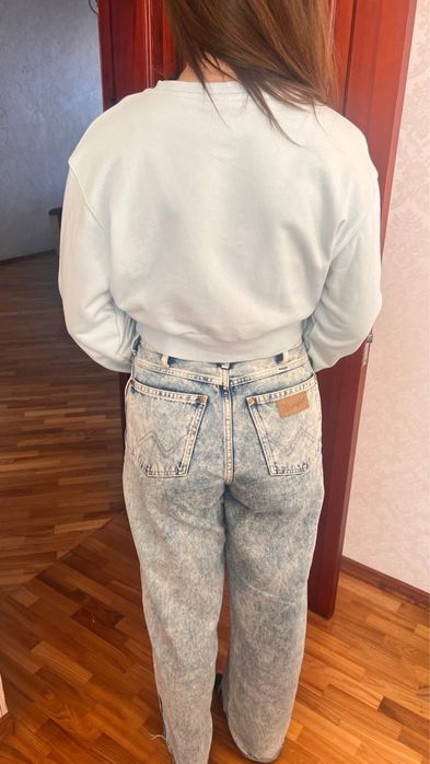 Ніжно блакитна кофта ellese