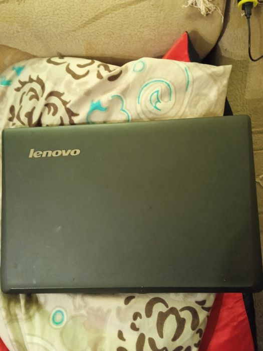 Продам ноутбук "леново".