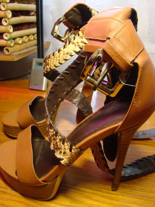 Оригинальные босоножки бренда Glossi (Глосси)