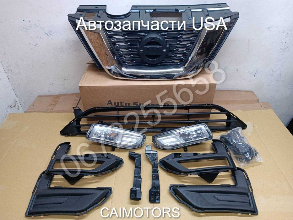 Решетка радиатора центральная противотуманки туманки Nissan Rogue