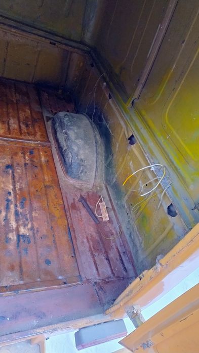 Продам пиріжок ИЖ 2715, 1988 року + двигун і КПП  від 412 Москвича!