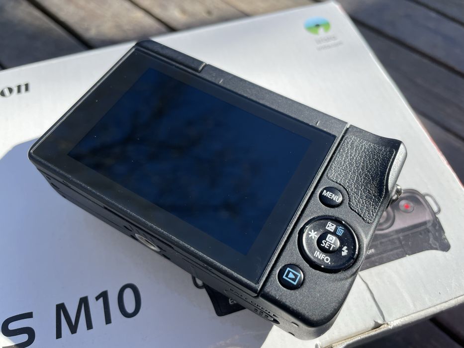 Aparat Bezlusterkowy Canon Eos M10 ef-m 15-45mm IS STM karton prezent