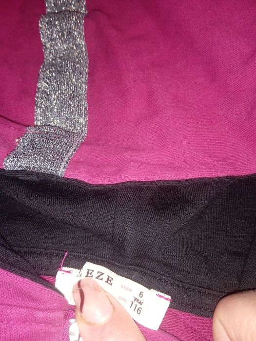 Спортивний костюмчик для дівчинки.