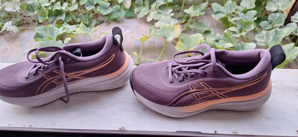 Ténis corrida ASICS como novos 38