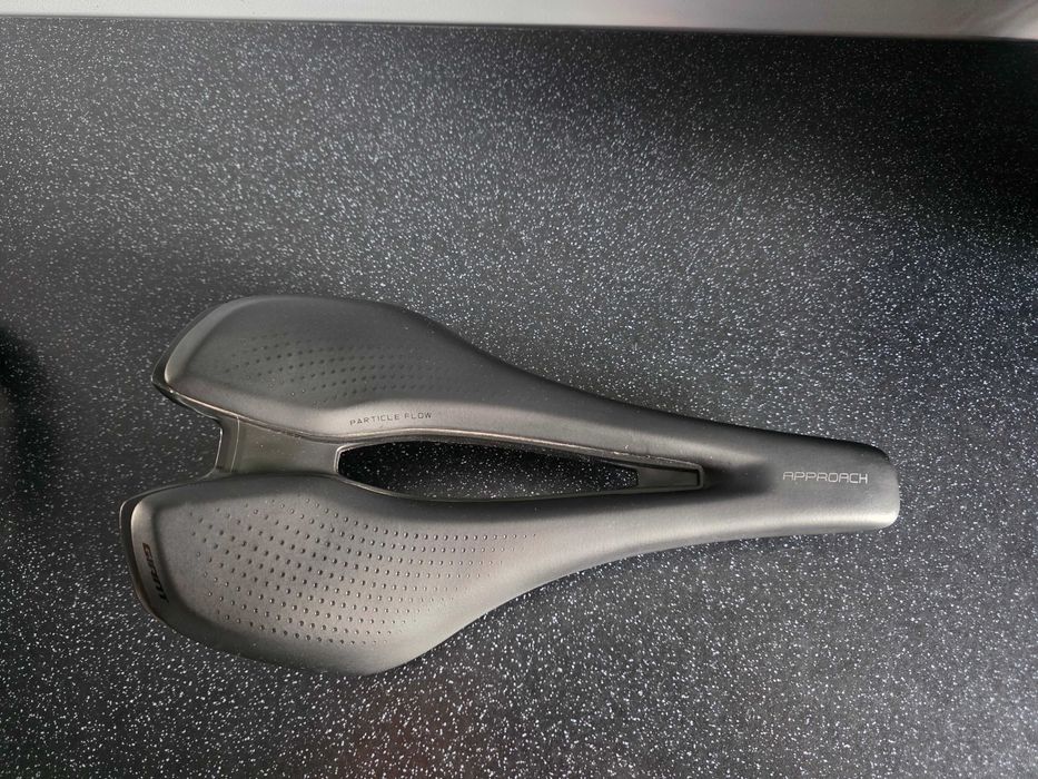 Giant Defy Advanced 1 2024 - rozmiar M/L, koła karbon SLR1, super stan