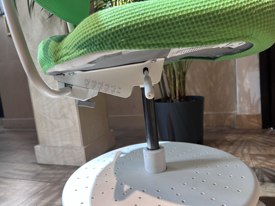 Krzesło IKEA dziecięce biurowe z regulacją