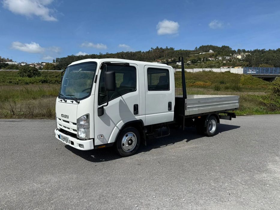 Isuzu NLR CABINE DUPLA