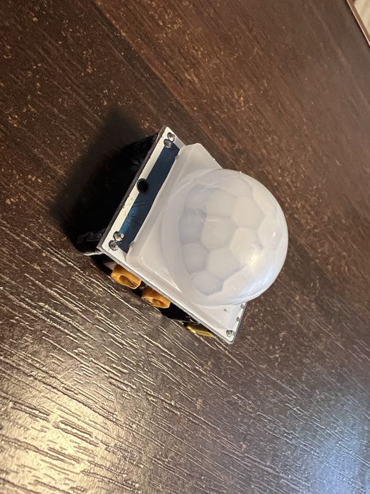 Інфрачервоний датчик руху HC-SR501 Arduino