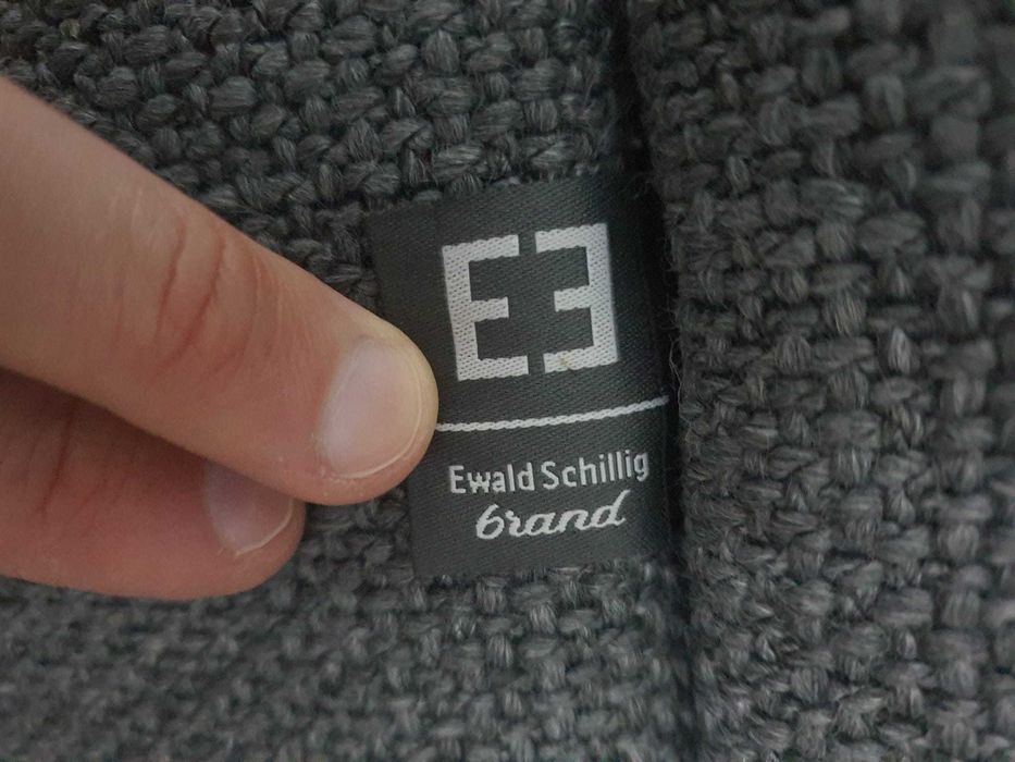 Sofá Ewald Schillig com repousa pés