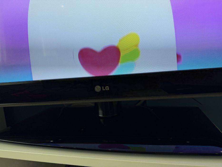 Тел LG 42 діагональ
