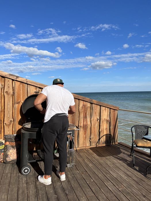 Оренда котеджу з на березі моря з ТЕПЛОЮ ПІДЛОГОЮ та своїм пляжем