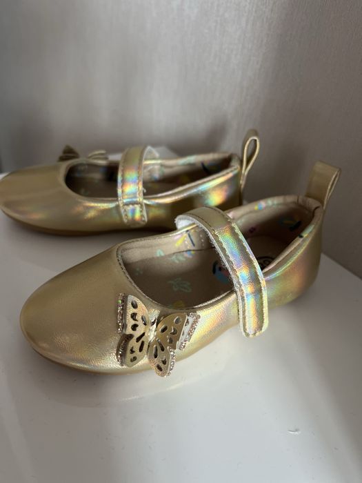 Туфлі на дівчинку  золоті  21 р.