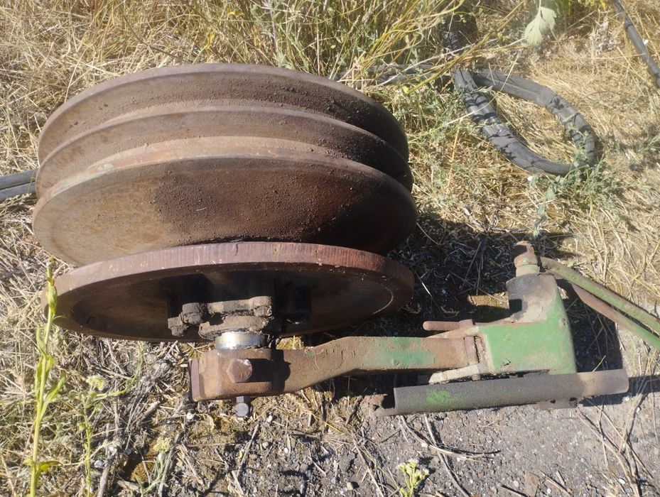 Задні колеса пара John Deere з дисками 125/80-18 бу