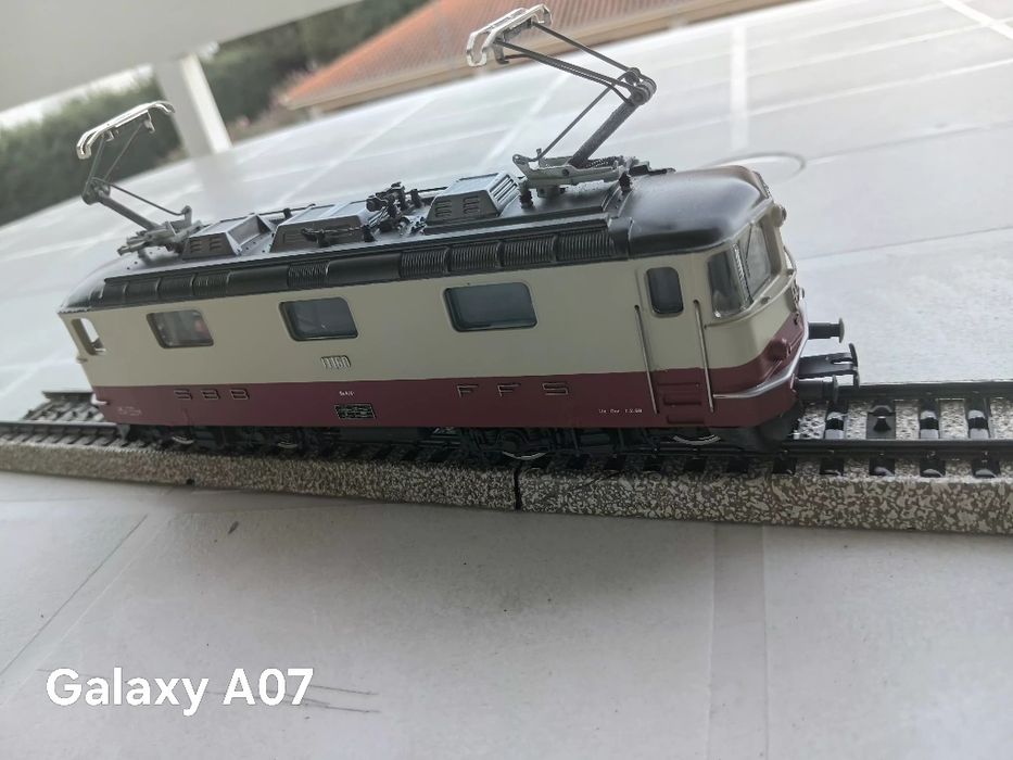 Locomotiva Marília nova rara com luzes troco.