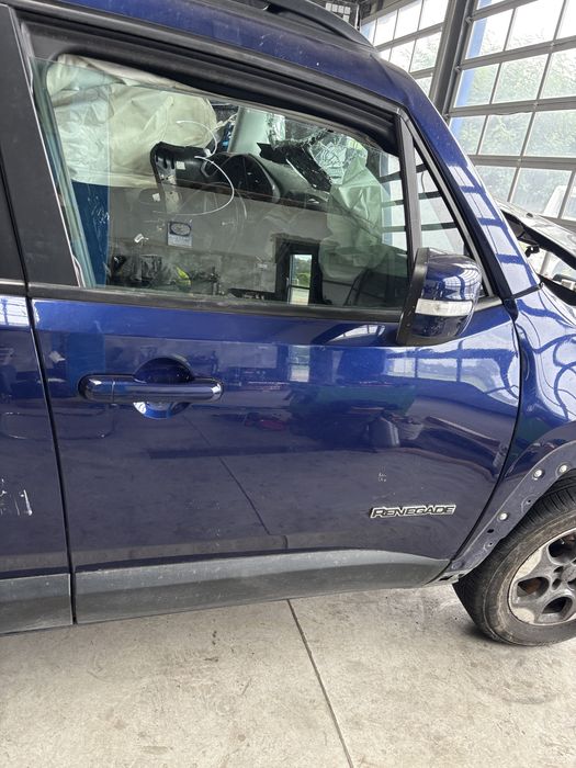 jeep renegade  silnik 1.6b  drzwi zderzak lampa felga alufelga klapa