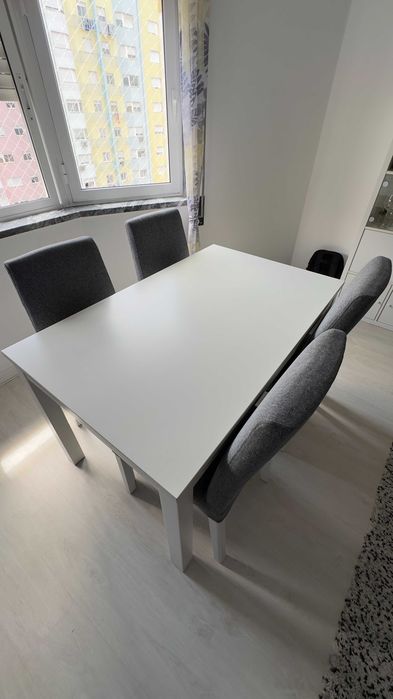 Mesa IKEA LANEBERG + 4 Cadeiras BERGMUND | Excelente Estado