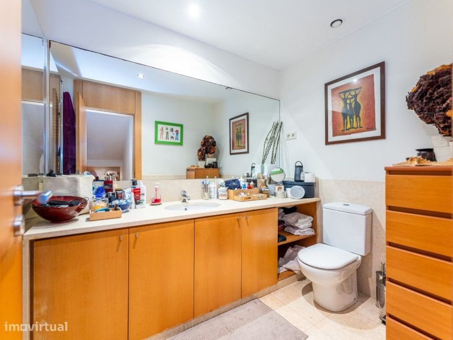 Duplex T3 inserido em condomínio fechado de luxo